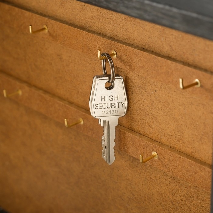 Ключница Ключница "Волк" 24х29 см