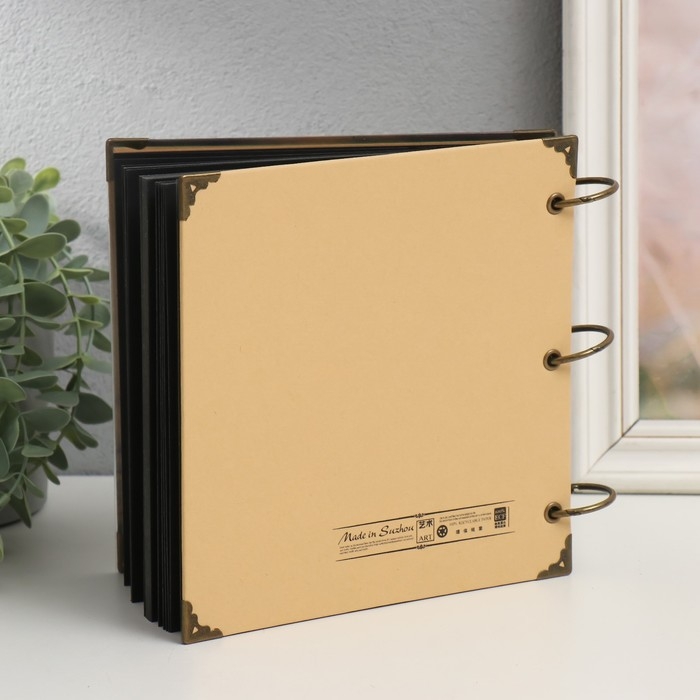 Фотоальбом на кольцах 30 листов Фотоальбом на кольцах 30 листов "Фотоаппарат на плитке" чёрные листы 18х18 см