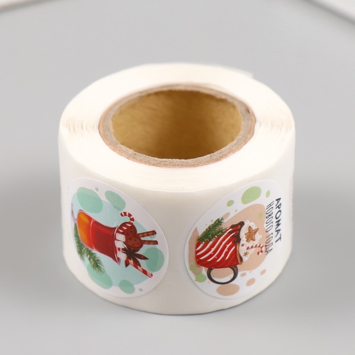 Наклейка бумага Наклейка бумага "Аромат Нового года" d=2,5 см 252 шт в рулоне