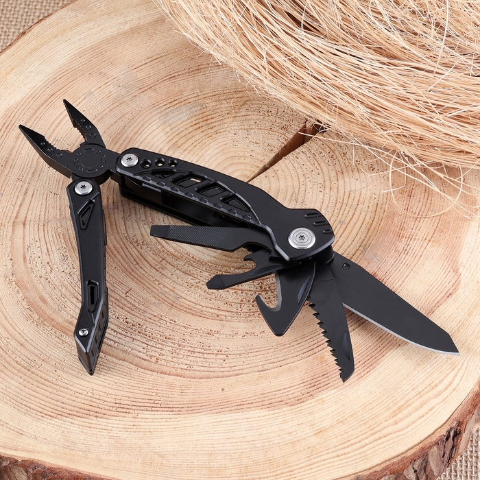 Мультитул 8в1 с плоскогубцами Мультитул 8в1 с плоскогубцами