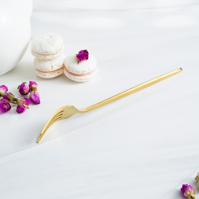 Вилка столовая из нержавеющей стали Magistro «Блинк», 21,5×3 см, цвет золотой Вилка столовая из нержавеющей стали Magistro «Блинк», 21,5×3 см, цвет золотой