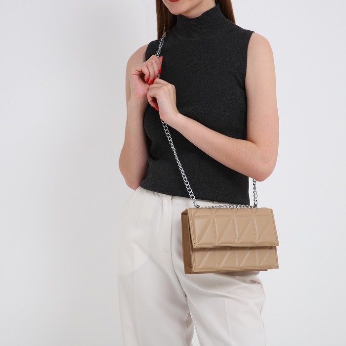 Сумка женская на клапане, 22х15х6 см, цвет бежевый Сумка женская на клапане, 22х15х6 см, цвет бежевый