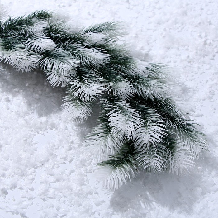 Декор «Ветвь густой ели» Декор «Ветвь густой ели»