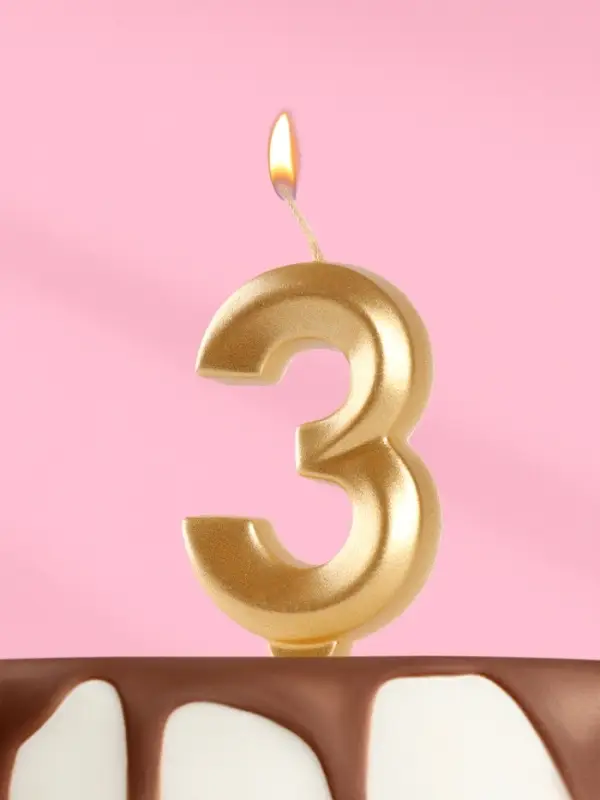 Свеча в торт «Цифра 3», золотая, 6.5 см Свеча в торт «Цифра 3», золотая, 6.5 см