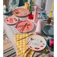 Тарелка для пиццы SL Home &laquo;Уроки испанского: Buen provecho&raquo;, d=30 см, фарфор, розовая