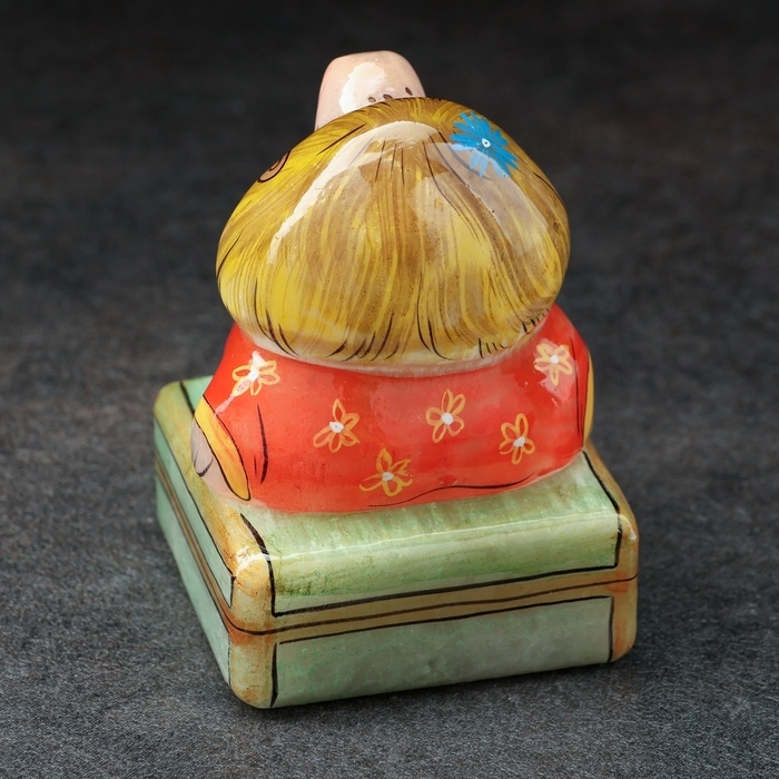 Сувенир "Домовой на сундуке", 4х5х7 см, селенит