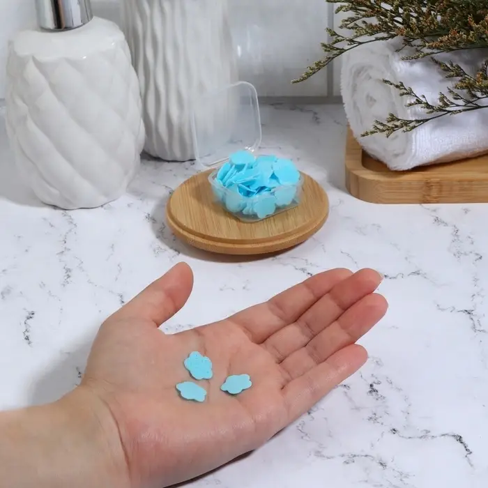 Мыло листовое, в пластинах, 72 (± 2) шт., в футляре, синее