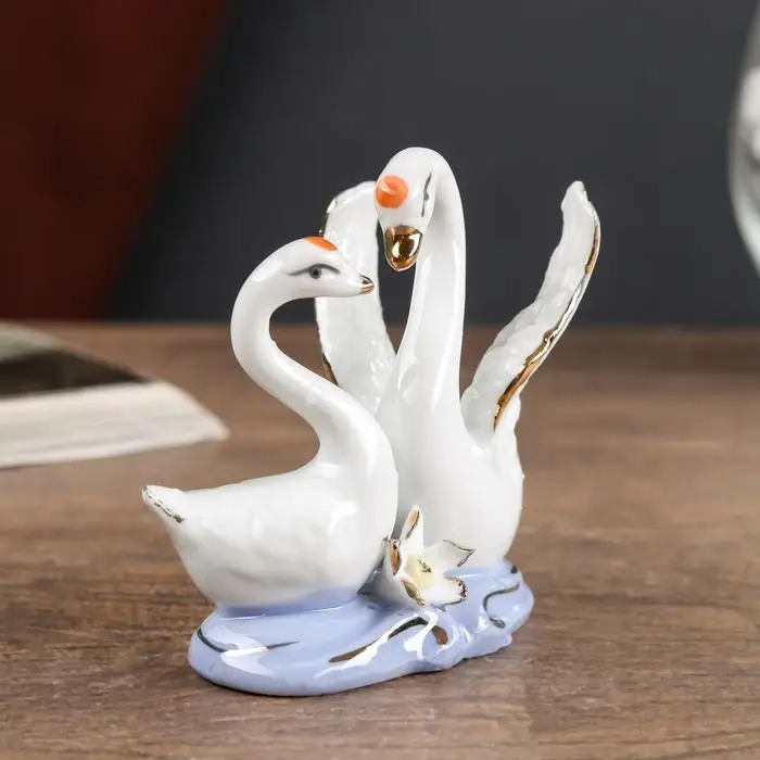 Фигурка керамика под фарфор &laquo;2 лебедя&raquo;, 8&times;7 см