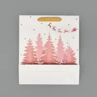 Пакет подарочный новогодний ламинированный &laquo;Сказочный лес&raquo;, тиснение, M 30&times;26&times;9 см