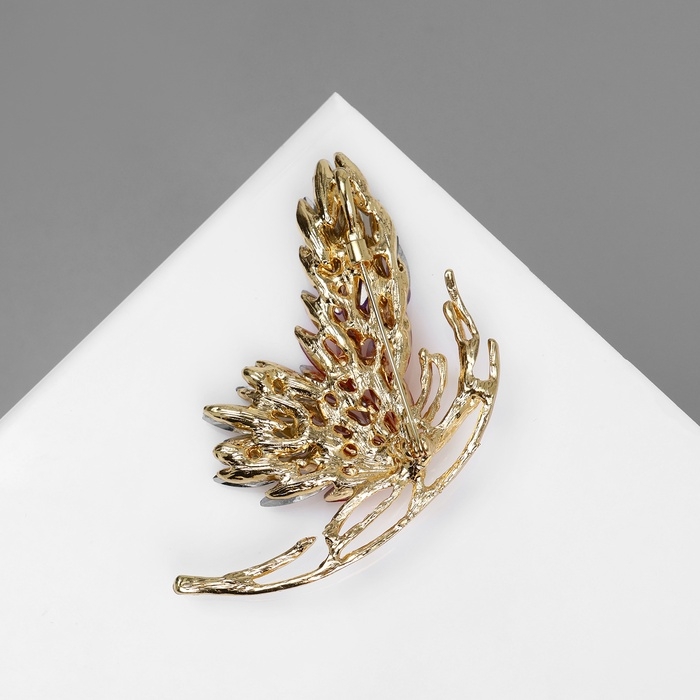 Брошь Брошь "Бабочка" с большими крыльями, цвет розовый в золоте