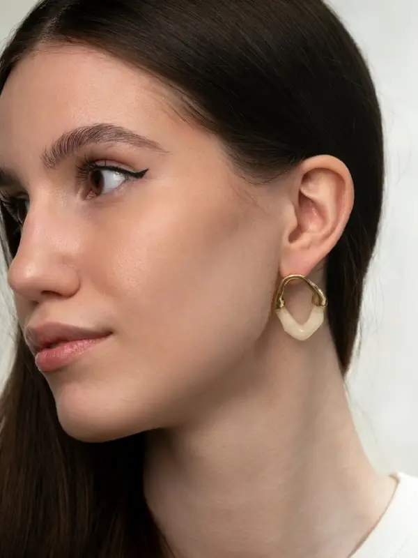 Серьги акрил &laquo;Сталактиты&raquo;, цвет молочный в золоте