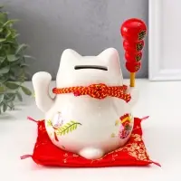 Копилка для денег &laquo;Кот манэки-нэко на коврике с колокольчиками&raquo;, керамика, 12.5&times;13&times;10.5 см