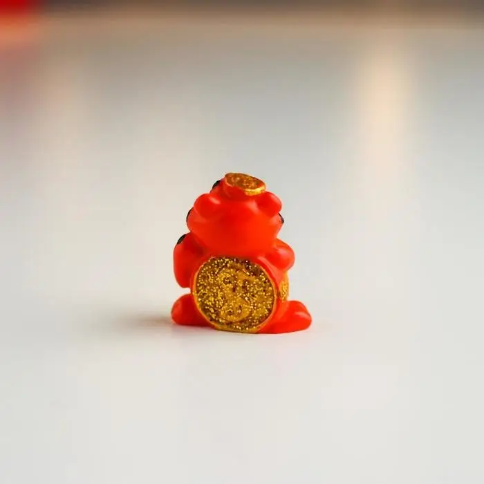 Фигурка полистоун «Тигр силач с золотой монетой», 3×1.5×2.7 см, МИКС