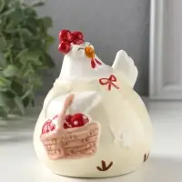 Сувенир керамика "Курочка-наседка в сливочном, с корзинкой цветов" 10,1х9,4х10,7 см
