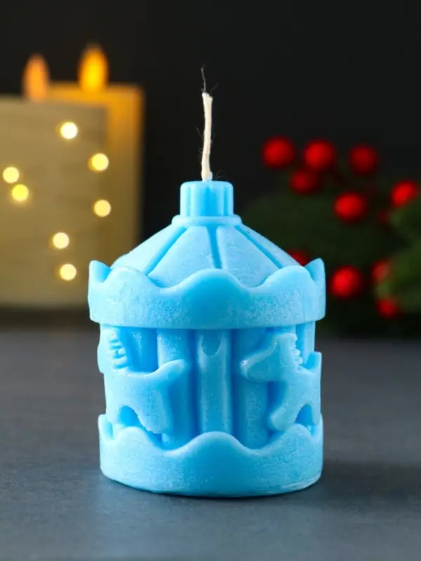 Свеча новогодняя "Карусель с лошадками" 60х80 мм, голубой