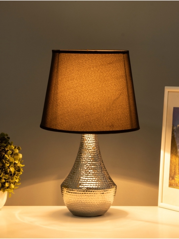 Настольная лампа Настольная лампа "Хелена" 1х15Вт Е14 серебро 25х25х39см