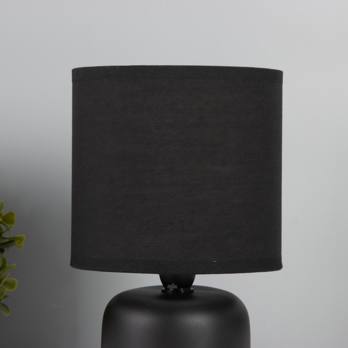 Лампа настольная Лампа настольная "Кира" 1х40Вт Е14 черный 14х14х26см