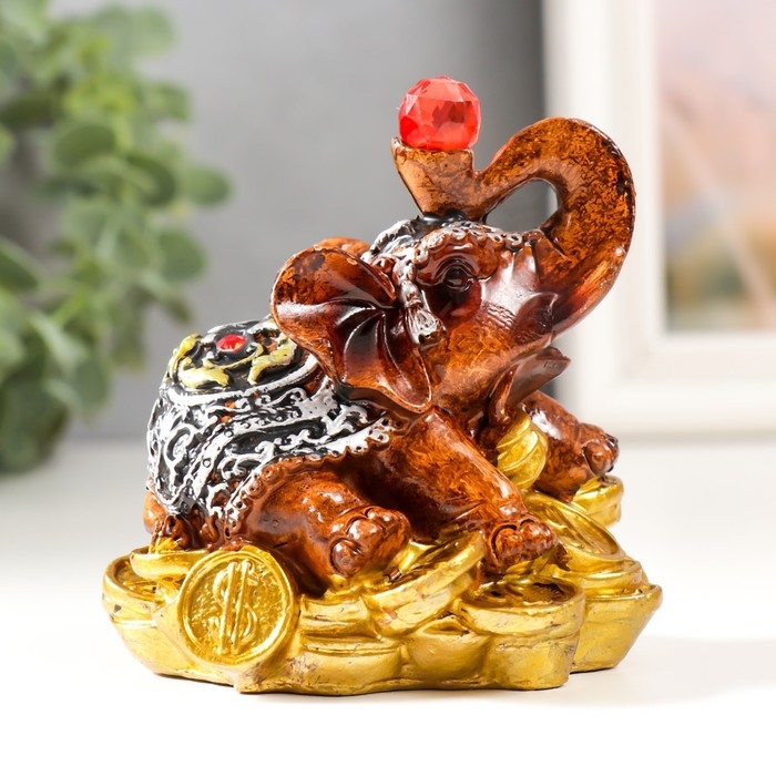 Сувенир полистоун Сувенир полистоун "Слоник с рубином на монетках" 8х6,5х8,5 см