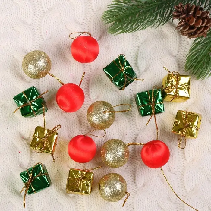 Ёлочные игрушки &laquo;Сочельник&raquo;, набор 16 шт. (8 подарков,8 шариков), МИКС