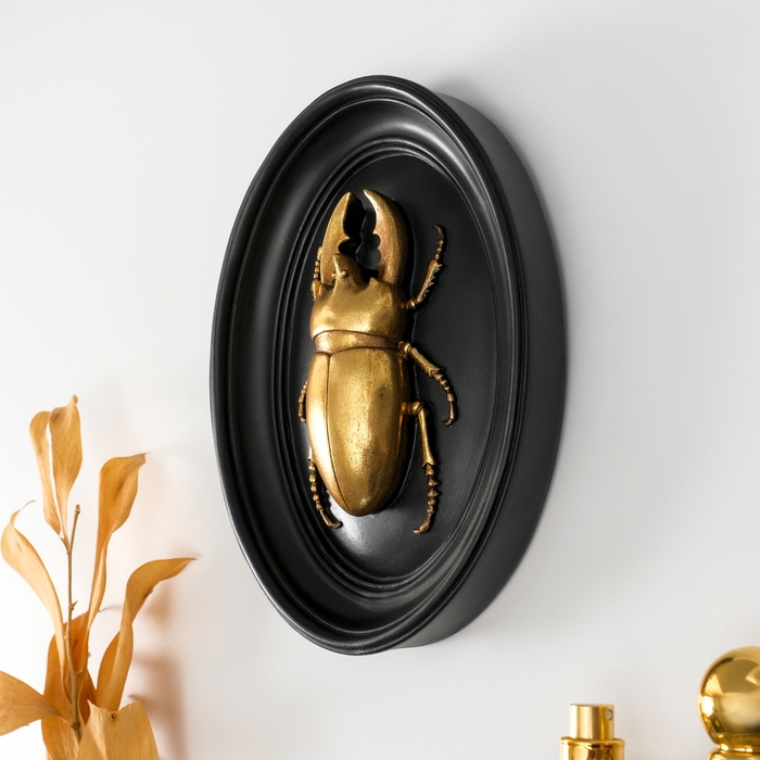 Панно интерьерное полистоун  Панно интерьерное полистоун "Жук-олень" чёрный с золотом 15х3х19 см