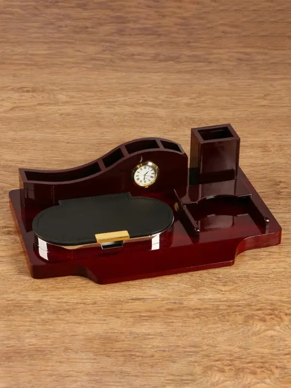 Набор настольный 4 в 1 с визитницей, красное дерево