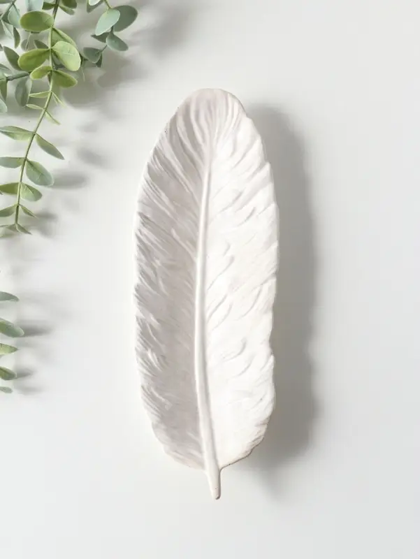 Подставка для мелочей &laquo;Перо&raquo;, гипс под перламутр, 22&times;8&times;3 см