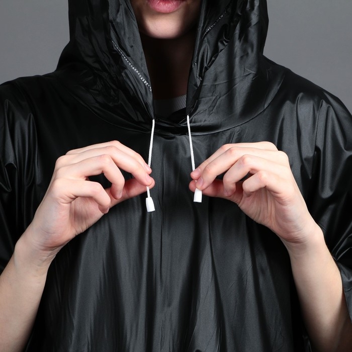 Дождевик взрослый пончо «Для мокрых дел», на кнопках, оверсайз, цвет чёрный Дождевик взрослый пончо «Для мокрых дел», на кнопках, оверсайз, цвет чёрный
