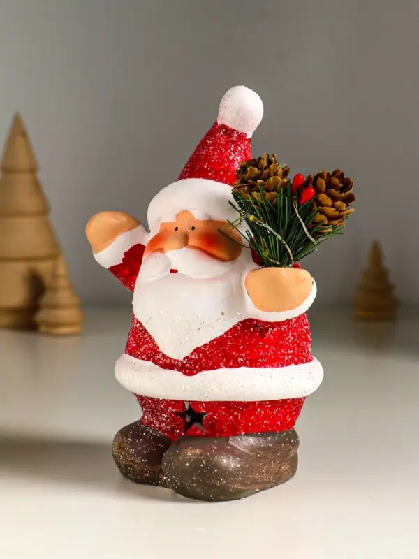 Сувенир керамика свет "Дед Мороз в красной шубке с еловой веточкой" 10х7,5х14,5 см