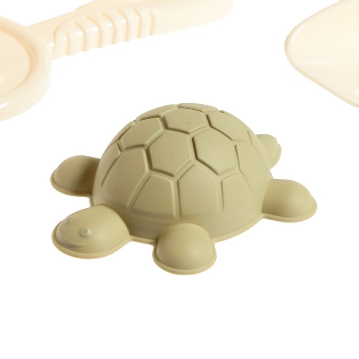 Набор для игры в песке, 8 предметов: совочек, грабельки, сито, ведерко, 4 мягкие формочки Набор для игры в песке, 8 предметов: совочек, грабельки, сито, ведерко, 4 мягкие формочки