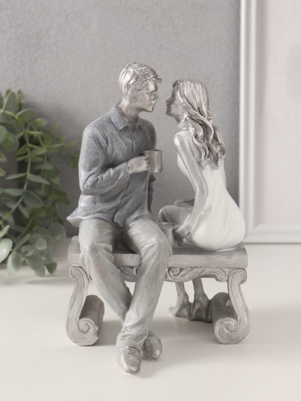 Сувенир полистоун Сувенир полистоун "Парочка - свидание за чашечкой кофе" бело-голубой 13,5х12,5х18,5 см