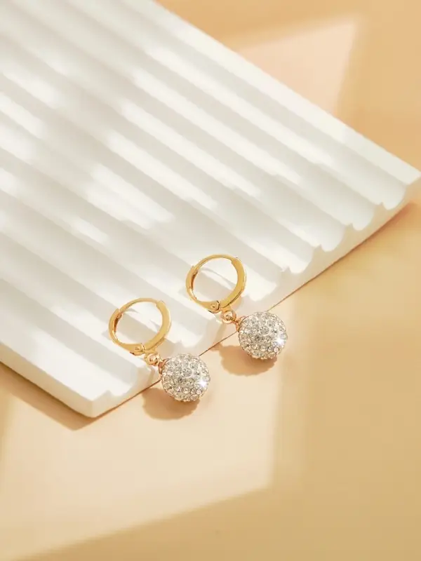 Серьги со стразами &laquo;Шамбала&raquo;, сияние, белые в золоте