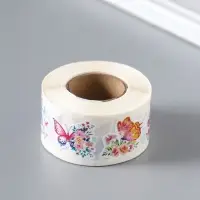 Наклейка бумага &laquo;Бабочки в цветах&raquo;, d=2.5 см, 500 шт. в рулоне, 3&times;6.5&times;6.5 см