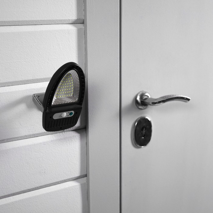 Садовый светильник на солнечной батарее с датчиком движения, накладной, 9.5 × 13 × 5 см, 49 LED, свечение белое Садовый светильник на солнечной батарее с датчиком движения, накладной, 9.5 × 13 × 5 см, 49 LED, свечение белое