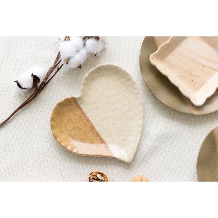 Тарелка керамическая «Самоцвет», 19 х 18 см, цвет бежевый Тарелка керамическая «Самоцвет», 19 х 18 см, цвет бежевый