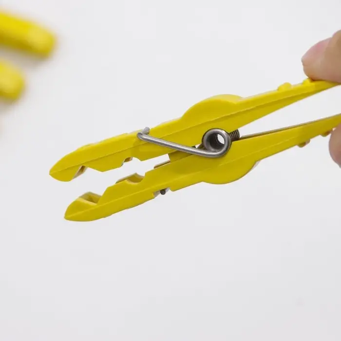 Прищепки бельевые «Кубаночка», 8 см, 20 шт, цвет МИКС Прищепки бельевые «Кубаночка», 8 см, 20 шт, цвет МИКС