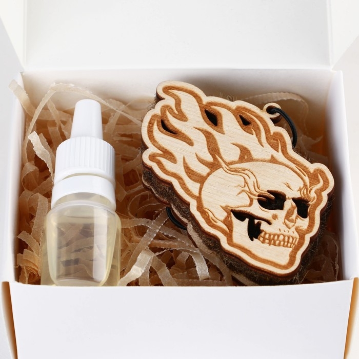 Набор «Отвлекись от суеты», подвеска деревянная с пропиткой и ароматизатор, 10 мл Набор «Отвлекись от суеты», подвеска деревянная с пропиткой и ароматизатор, 10 мл