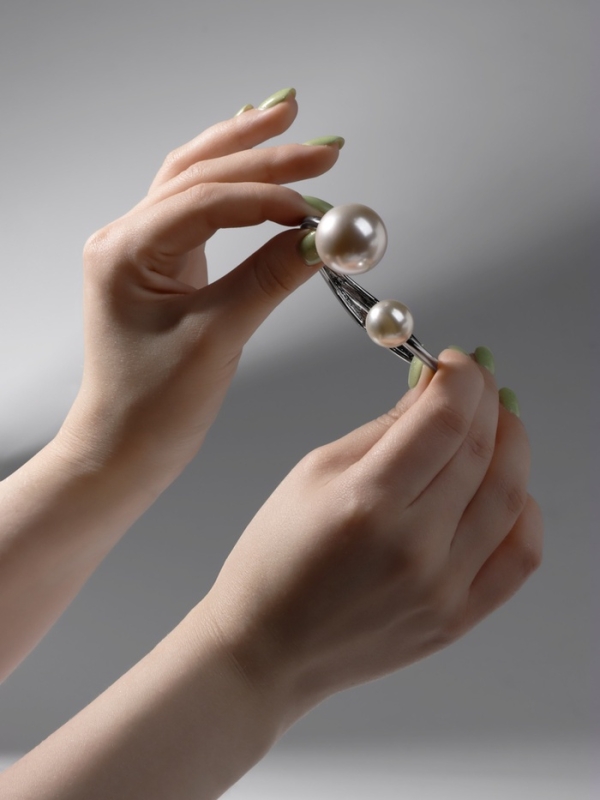 Браслет металл «Жемчужный» две бусины, цвет серебро Браслет металл «Жемчужный» две бусины, цвет серебро