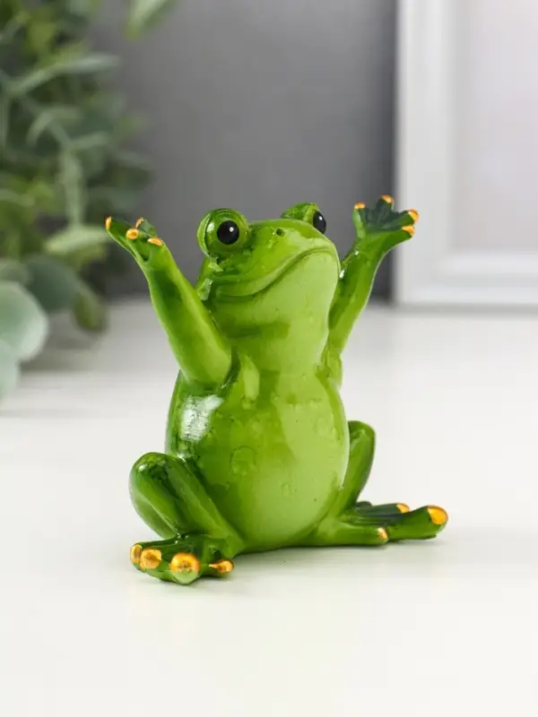 Фигурка полистоун лак &laquo;Лягуха - приветствие&raquo;, 8&times;6&times;8 см, МИКС