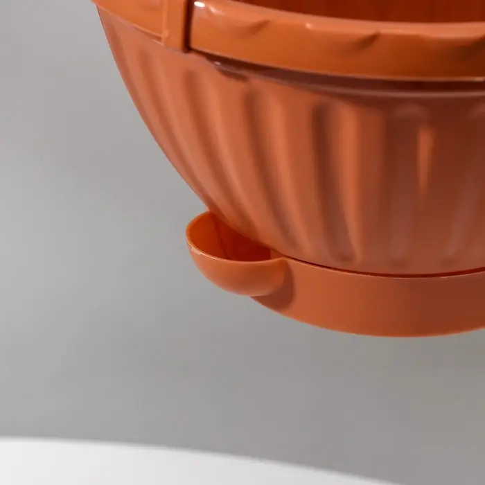 Кашпо уличное с прикорневым поливом «Мирабель», 1,5 л, цвет коричневый