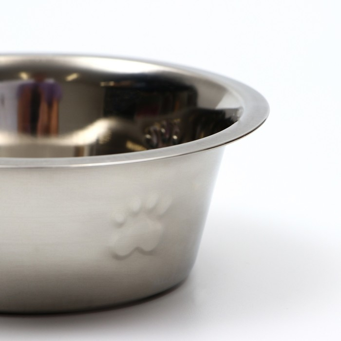 Набор из 2 рельефных мисок на подставке, 2 х 450 мл Набор из 2 рельефных мисок на подставке, 2 х 450 мл