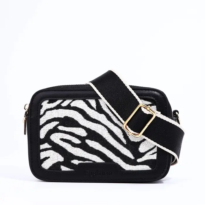 Сумка женская кросс-боди на молнии, 18&times;7&times;16 см, с животным принтом, чёрная