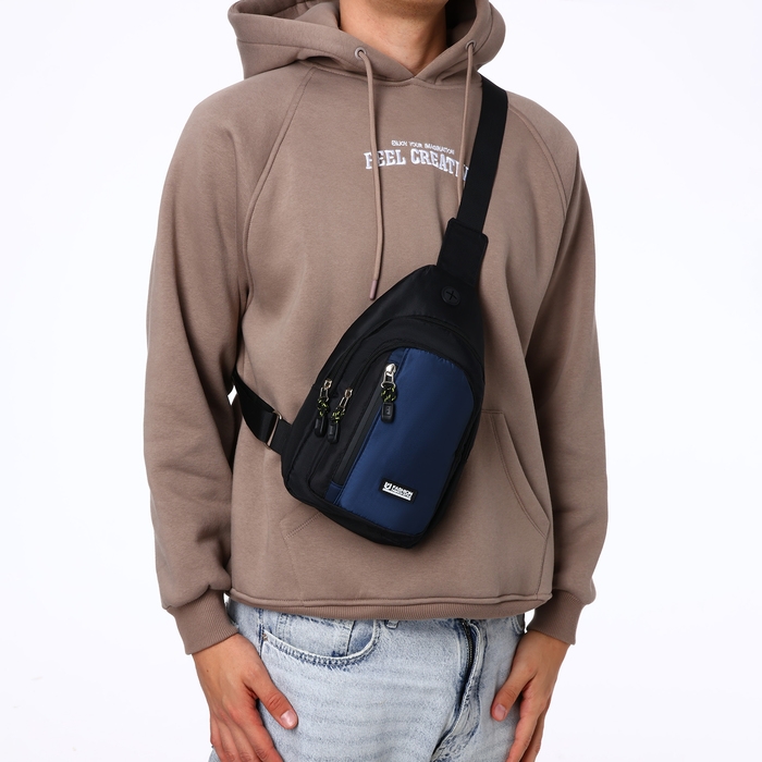 Сумка-слинг из текстиля, 3 наружных кармана, цвет синий Сумка-слинг из текстиля, 3 наружных кармана, цвет синий