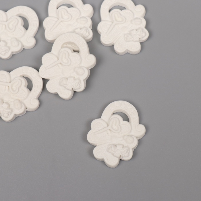 Декор для творчества полистоун Декор для творчества полистоун "Клевер с ключиком" белый набор 6 шт 2,5х2,8 см