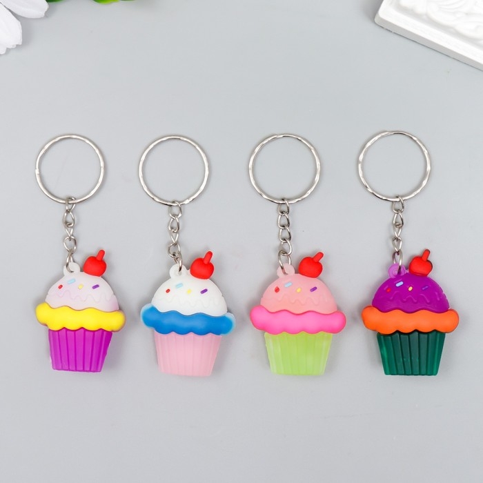 Брелок резина Брелок резина "Кексик с кремом" МИКС 3,5х3,3х1,4 см