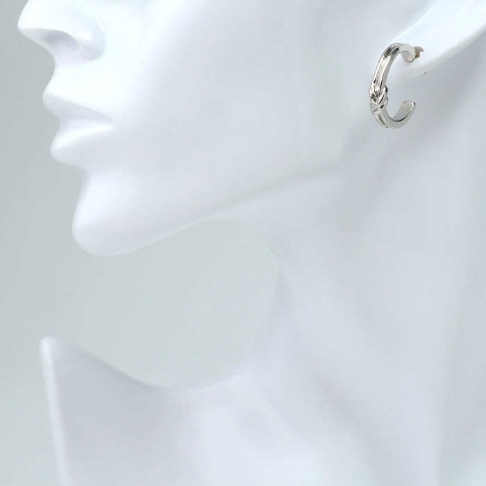 Набор 4 предмета: 3 пары серьги, 1 браслет «Блеск» фонд, цвет белый в серебре Набор 4 предмета: 3 пары серьги, 1 браслет «Блеск» фонд, цвет белый в серебре