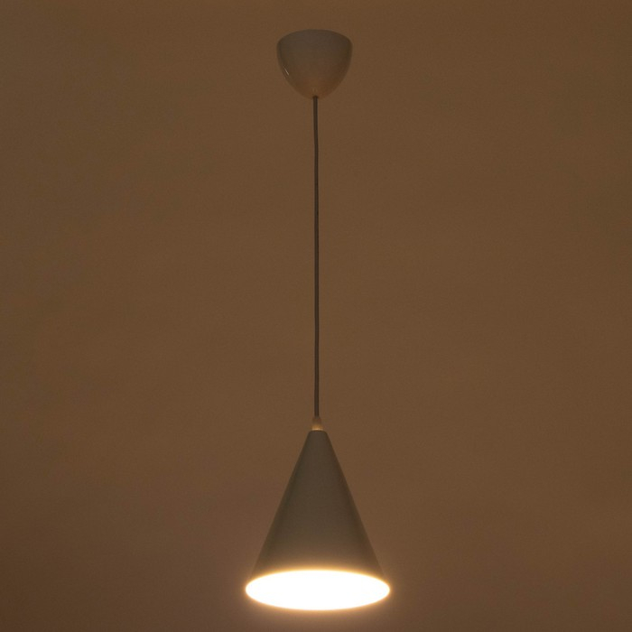 Светильник BayerLux "Конус" 1х40Вт Е14 белый 16х16х20см