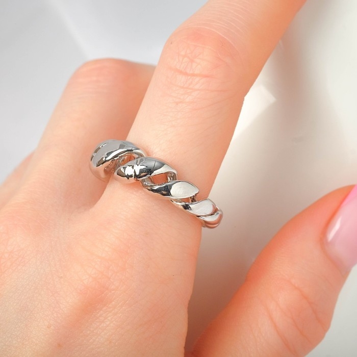 Кольцо «Косичка», цвет серебро, безразмерное (от 18 размера)