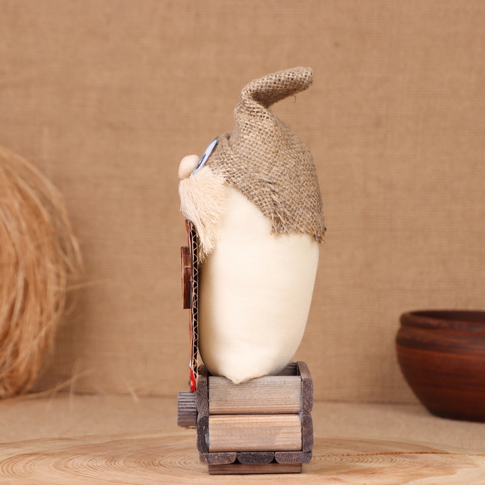 Домовой Домовой "Любимчик с гуслями", на сундуке, 21х11х7 см