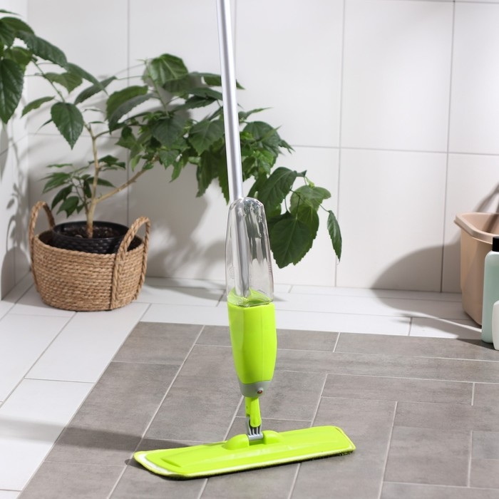 Швабра для мытья пола с распылителем Доляна, насадка из микрофибры 40×14 см, металлическая ручка 125 см, цвет МИКС Швабра для мытья пола с распылителем Доляна, насадка из микрофибры 40×14 см, металлическая ручка 125 см, цвет МИКС