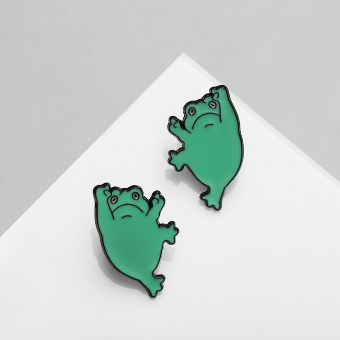 Набор значков (2 шт.) «Лягушки», цвет зелёный в чёрном металле Набор значков (2 шт.) «Лягушки», цвет зелёный в чёрном металле